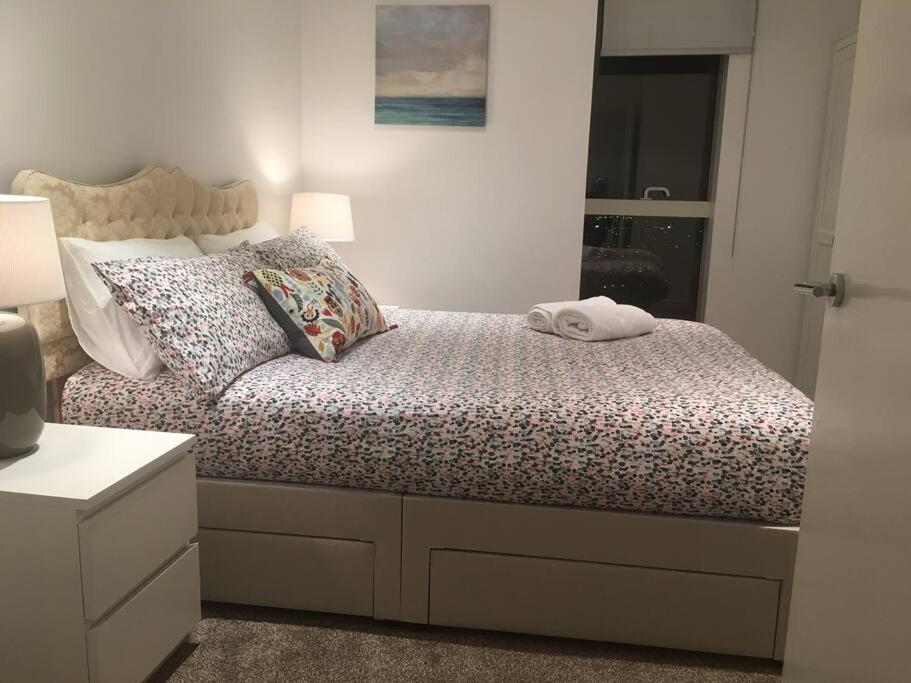 Grand Serviced Apartment***** Croydon Dış mekan fotoğraf